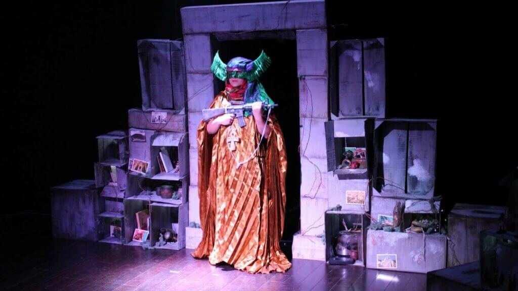 Spectacle Osiris mis en scène par Alex Adarjan pour la compagnie Spleen Theatre