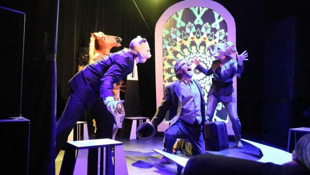 Spectacle La Caverne mis en scène par Alex Adarjan pour la compagnie Spleen Theatre